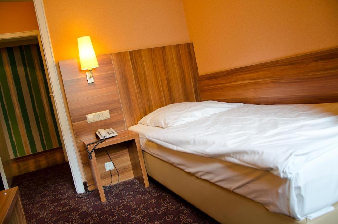Rheinland Hotel Bonn Esterno foto